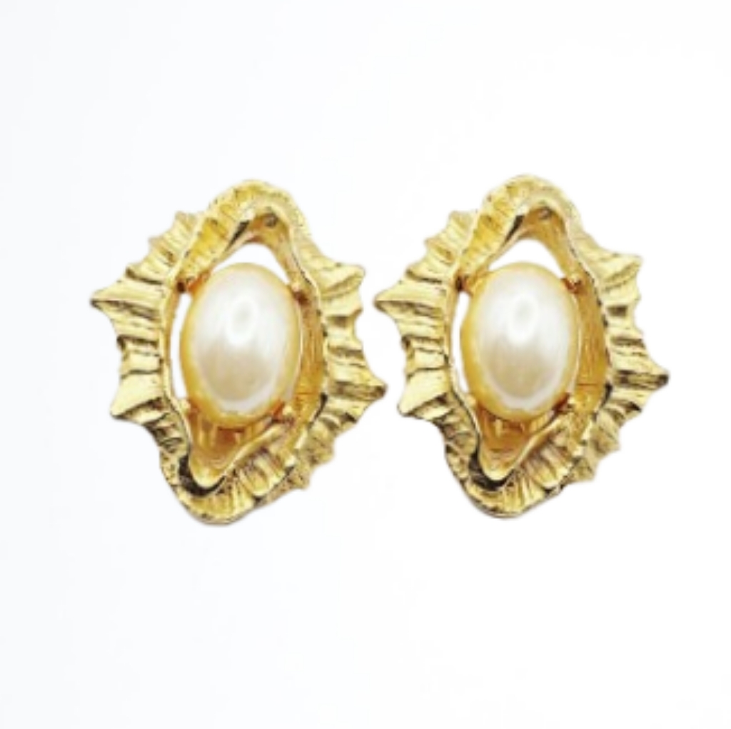 0026 Elegant Vintage 80s Unique Gold And Pearl Earrings
